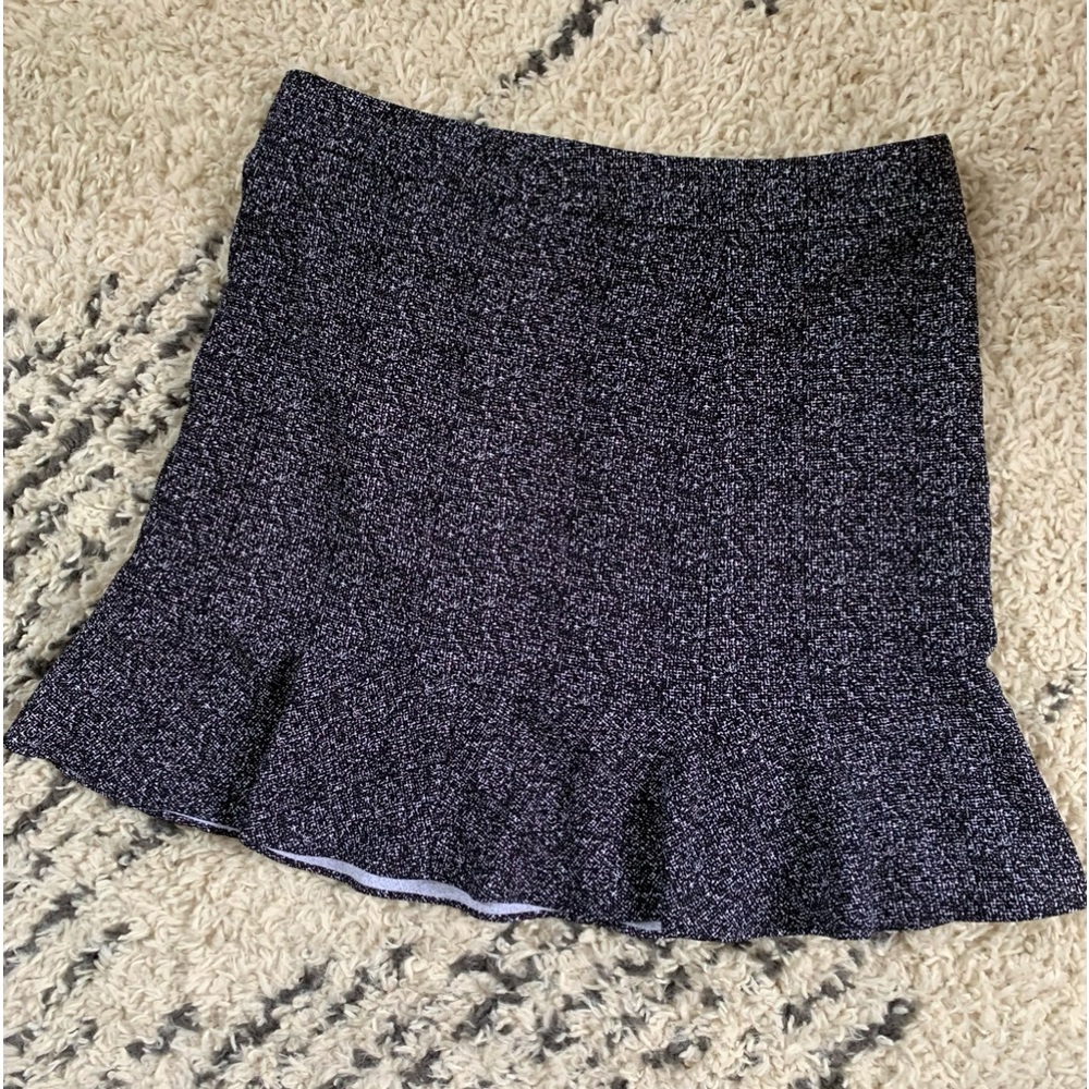 Black and White Print Ruffle short Skirt Size 16